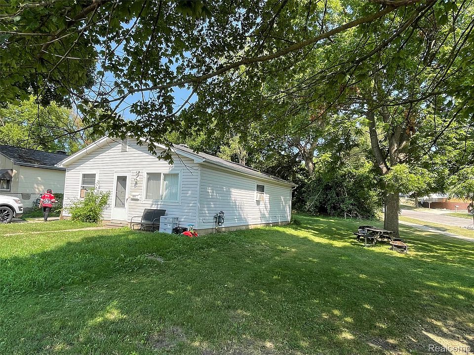 1st image of 864 Terry Ave