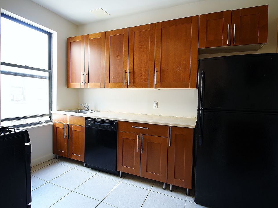 1st image of 940 St Nicholas Ave APT 6G