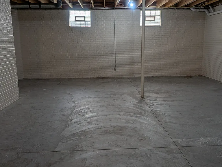 Full Basement One Side
