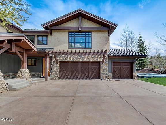 3rd image of 1176 Cottonwood Ln