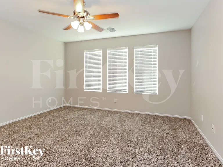 8933 Hand Painted Ct — Photo 2