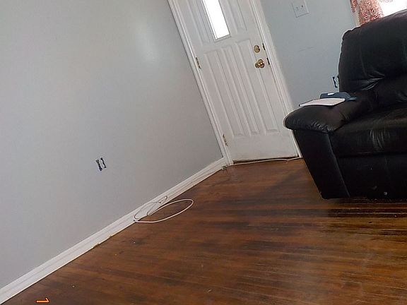 3rd image of 2034 Sloan St