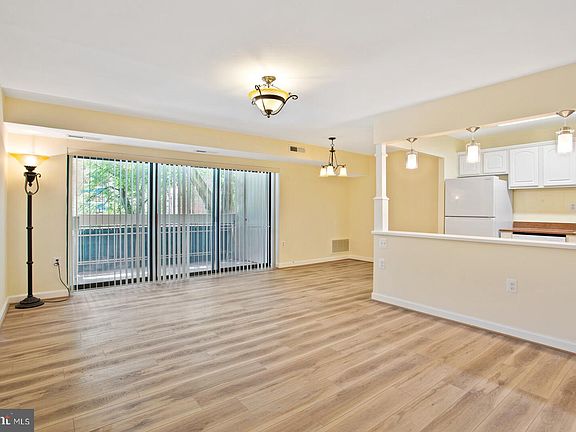 4th image of 6133 Leesburg Pike APT 203