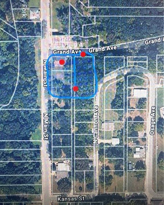 1st image of 637 N Main St