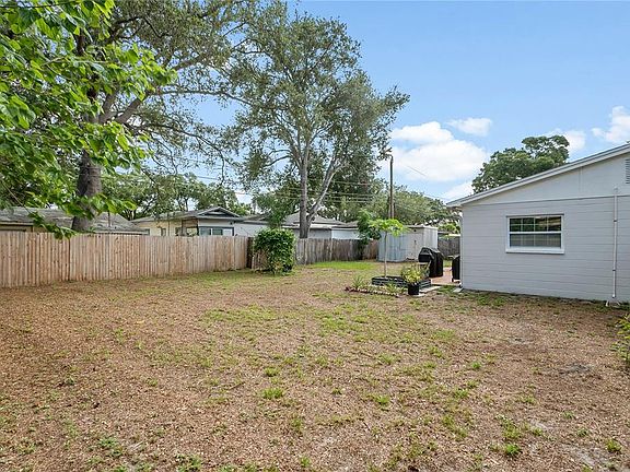 5th image of 2151 44TH AVENUE N