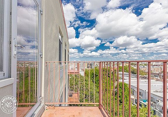 5th image of 184 Noll St APT 5E