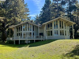 31640 Spruce Dr, Gold Beach, OR 97444