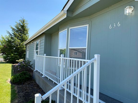3rd image of 636 N Elm Ave