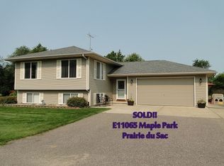 E11065 Maple Park Dr, Prairie Du Sac, WI 53578