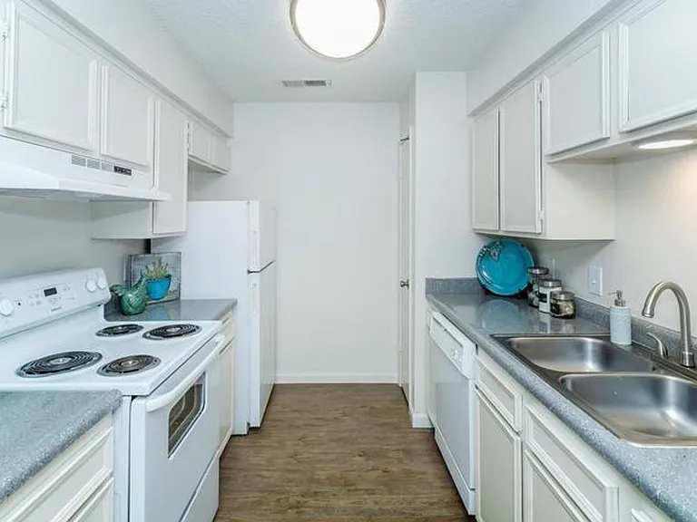 Sage Stone Apartments — Photo 11