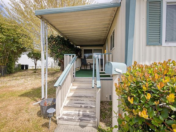 4th image of 1129 Adrienne Way