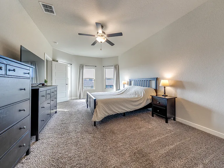 2427 Valencia Crst — Photo 14