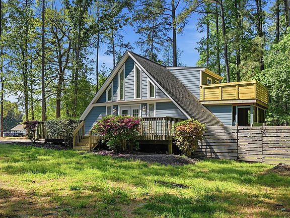 3rd image of 205 Candlewick Dr