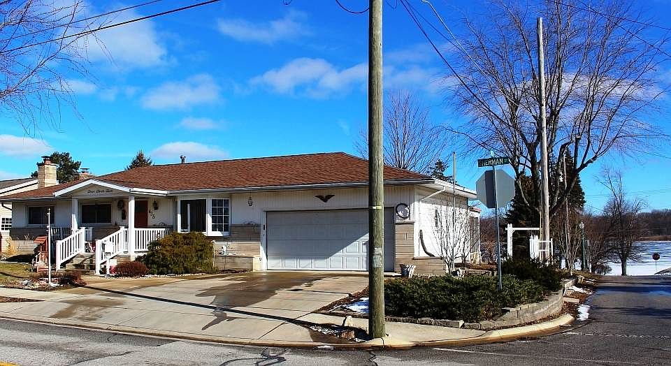 1st image of 435 Sherman St