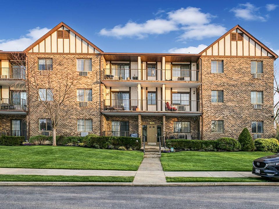 1st image of 170 Devon Loop APT 4