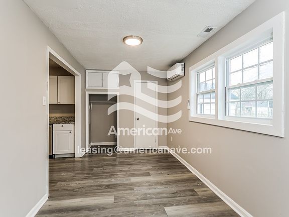 1494234_005_dining_room_5.jpg