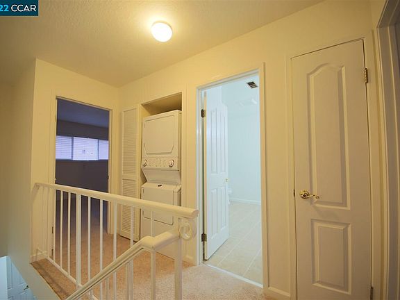 4th image of 2129 Ascot Dr APT 3