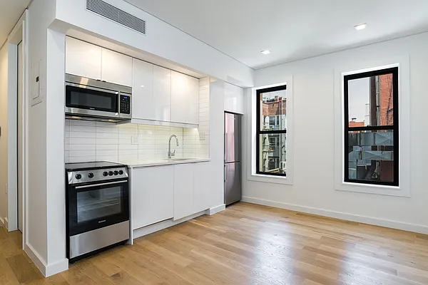 Rented by REAL New York | media 35