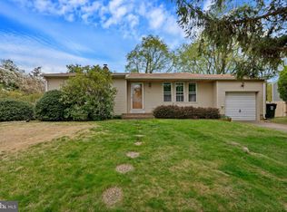 17 N Sunset Dr, Voorhees, NJ 08043