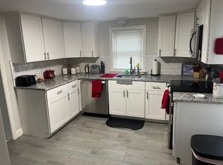 15 Rock St UNIT 1, Bristol, RI 02809