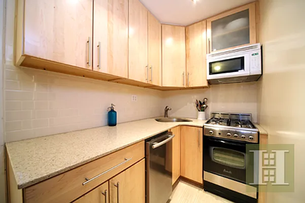 Sold by Halstead Real Estate | media 27