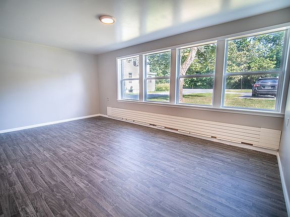 5th image of 44 Riverside Dr #2