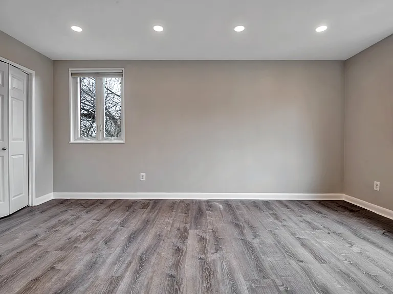 2400 41st St NW #415 — Photo 12