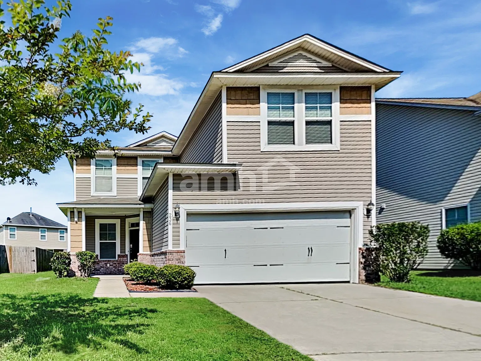 3 bed, 2.5 bath, 2418 sqft, $2,565 — Photo 1