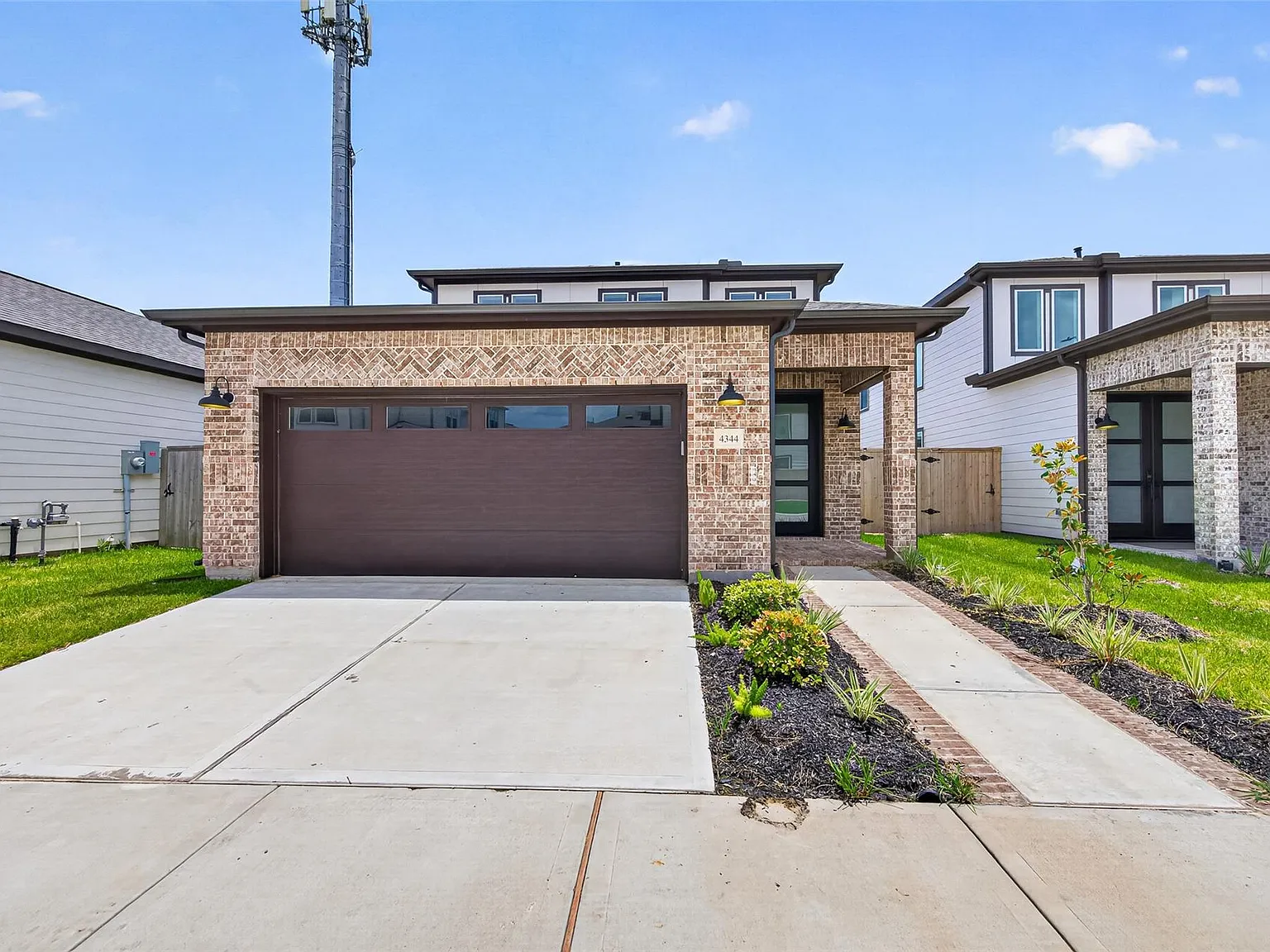 4 bed, 3.5 bath, 2200 sqft, $2,850 — Photo 1