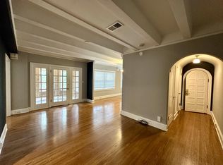 910 Ward Pkwy APT 10, Kansas City, MO 64112