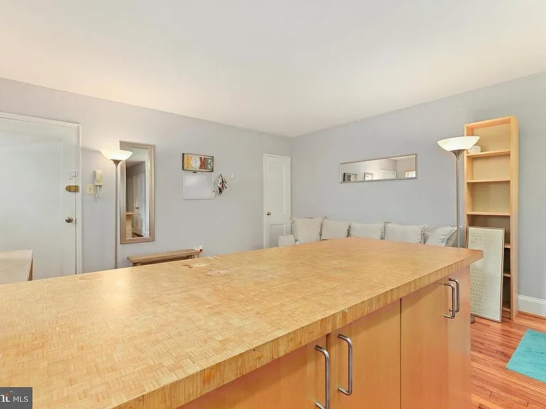 4595 Macarthur Blvd NW #4 — Photo 13