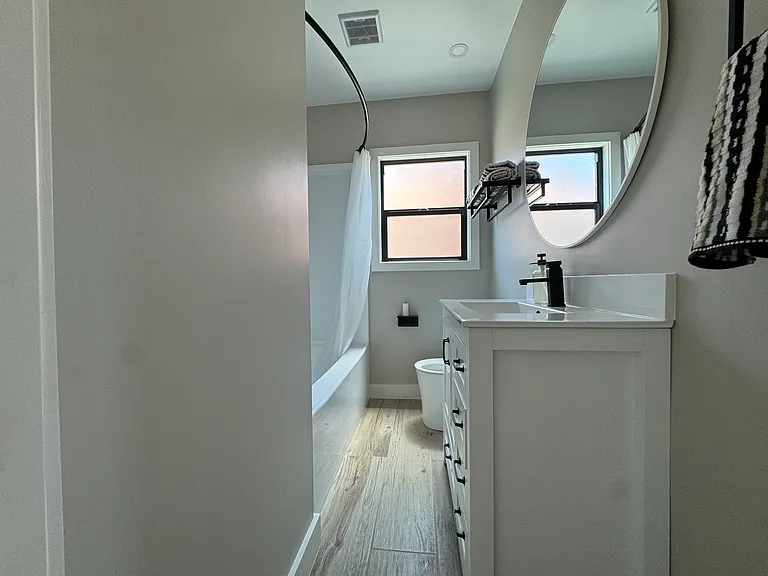 12222 Emrys Ave — Photo 11