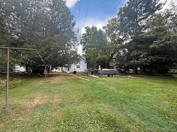2nd image of 116 Iron St