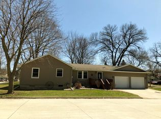 445 N 8th St, Forest City, IA 50436