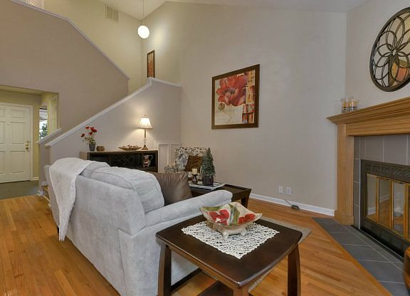 3rd image of 44020 Cerro Ct