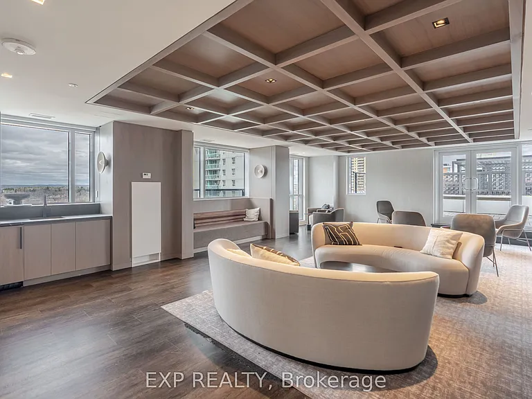 560 Rideau St #407 — Photo 23