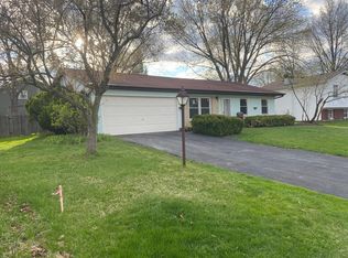 115 Meadowbrook Ln, Lake Zurich, IL 60047