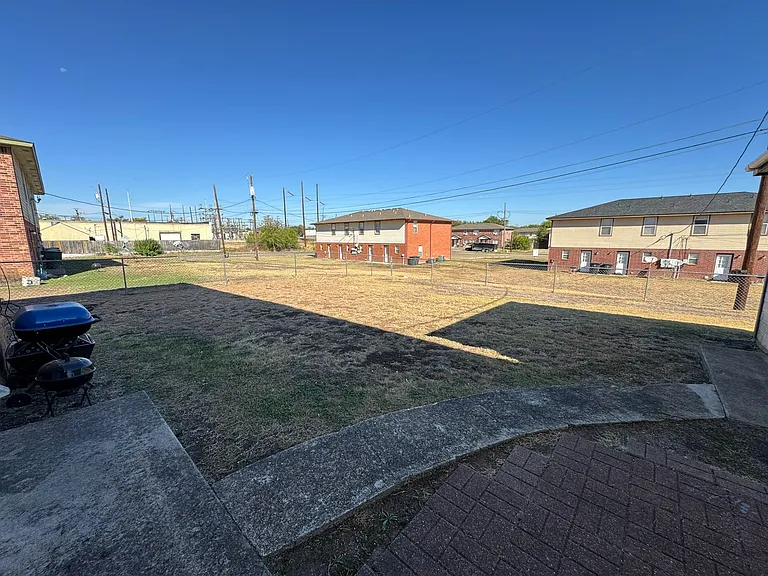 205 Lydia Dr — Photo 18
