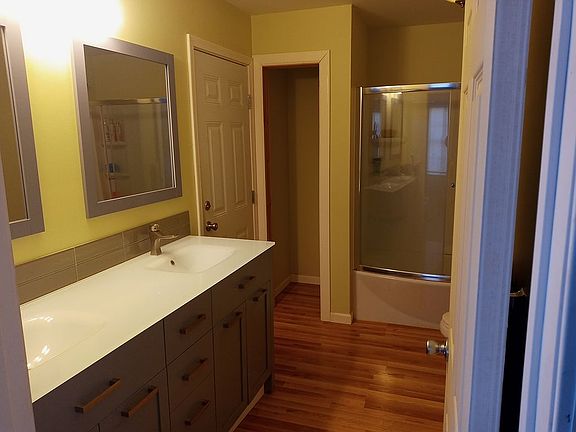 2nd image of 1516 Cook St