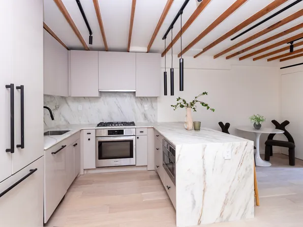 974 Bergan Street image 3 of 10