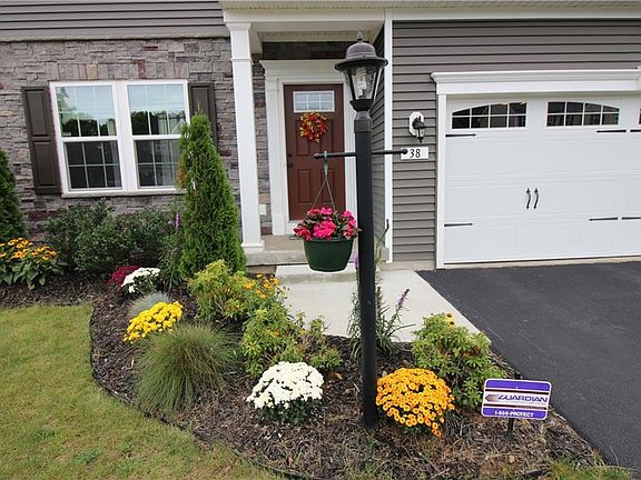 3rd image of 38 Stoneledge Way