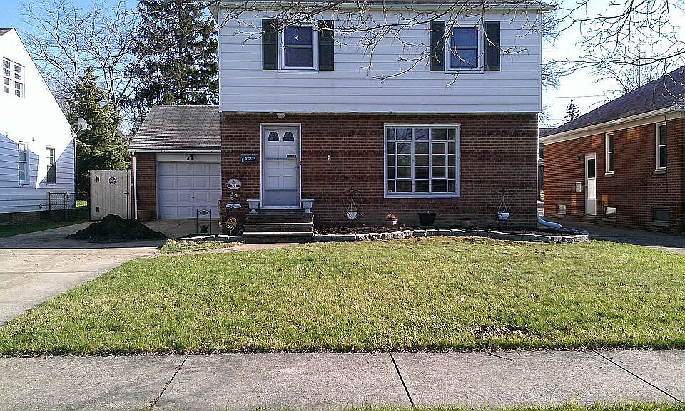 2nd image of 10205 Beaconsfield Dr