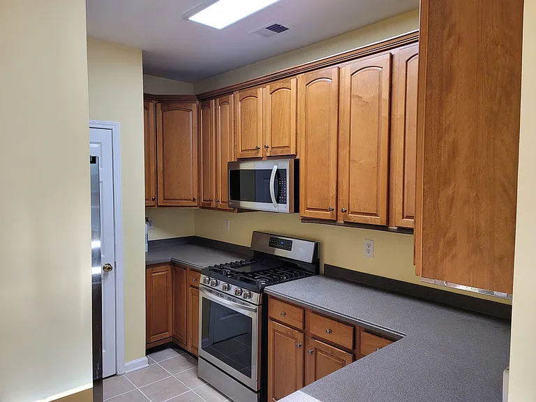 8 McMartin Ct — Photo 5