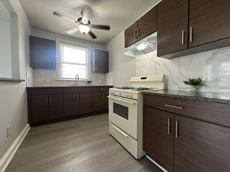 4221 Devereaux St #1 — Photo 3