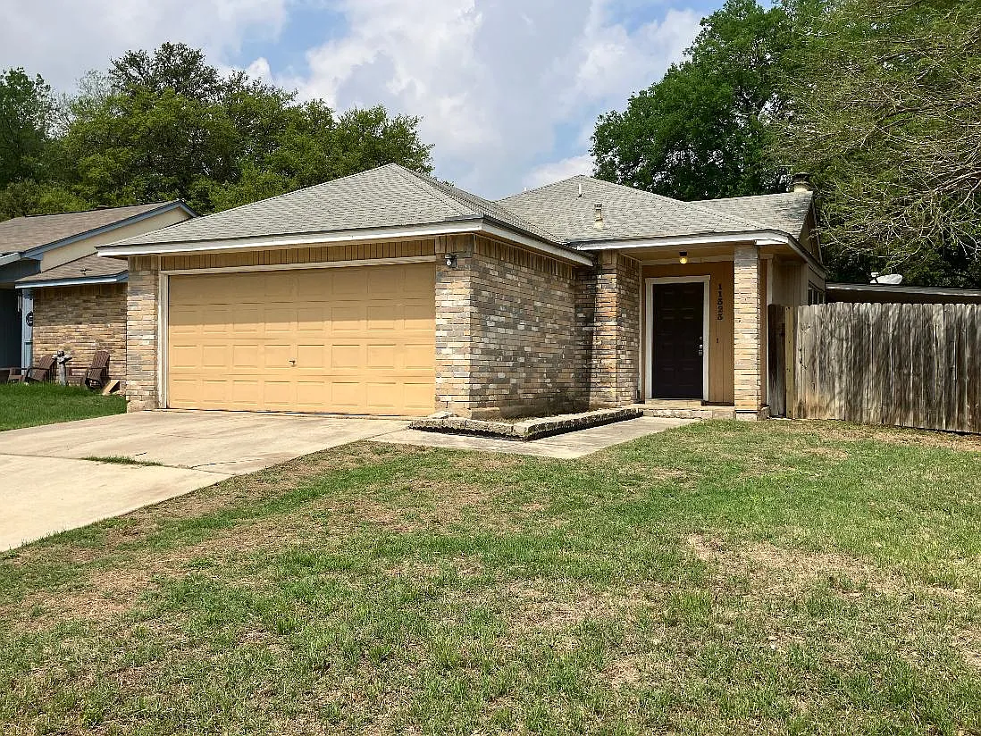 3 bed, 1398 sqft, $1,500 — Photo 1