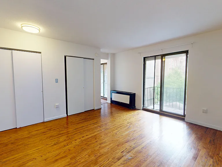 513 2nd Ave #4A — Photo 4