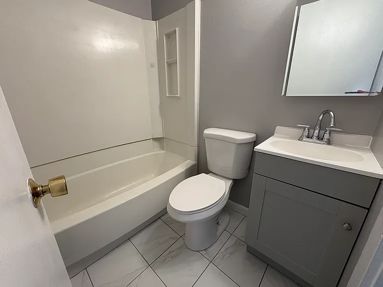 73 Burr St #2 — Photo 8