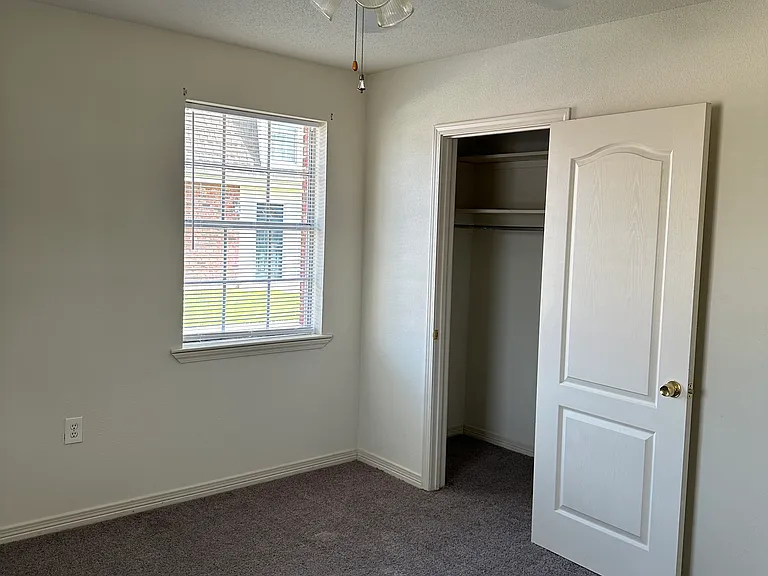 202 Omega St #C & D — Photo 10