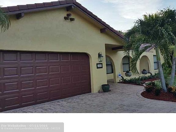 3rd image of 2460 NW 105th Ter