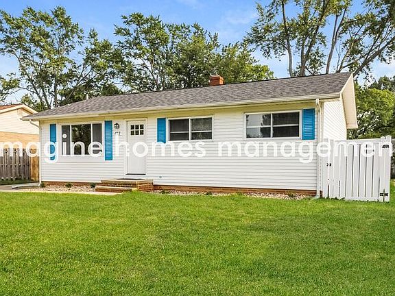 3rd image of 417 Sterling Cir